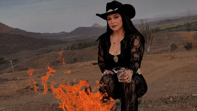 Alicia Gil llega con Ardiente Tentación.