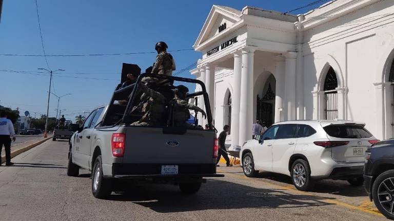 Vigilancia cerca de los panteones municipales de Mazatlán.