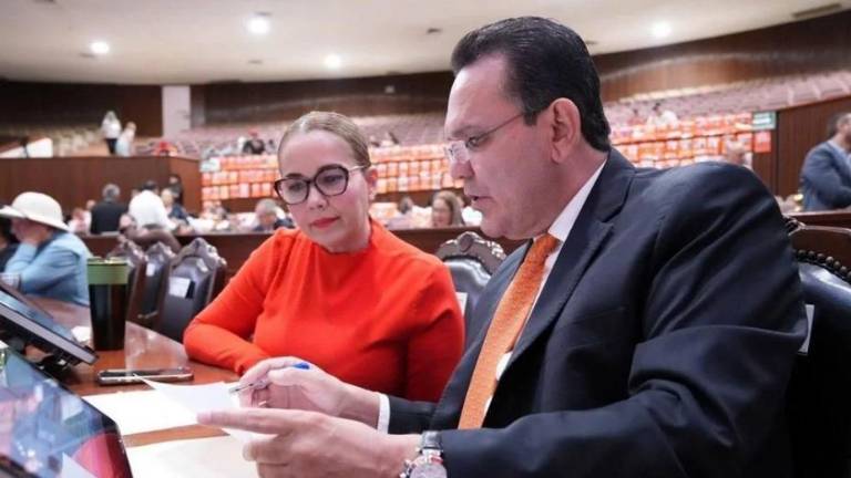 Los legisladores locales por Movimiento Ciudadano, Elizabeth Montoya Ojeda y Sergio Torres Félix.