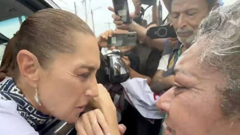 La mamá de la periodista Roxana Berenice Guzmán Ramírez, privada de la libertad en Veracruz, pide apoyo a la Presidenta de México Claudia Sheinbaum Pardo para localizarla.