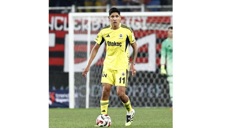 El mexicano fue titular y jugó los 90 minutos en la victoria 1-3 sobre Genclerbirligi.