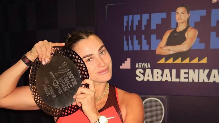 Aryna Sabalenka tiene los puntos suficientes para terminar el año como líder de la WTA.