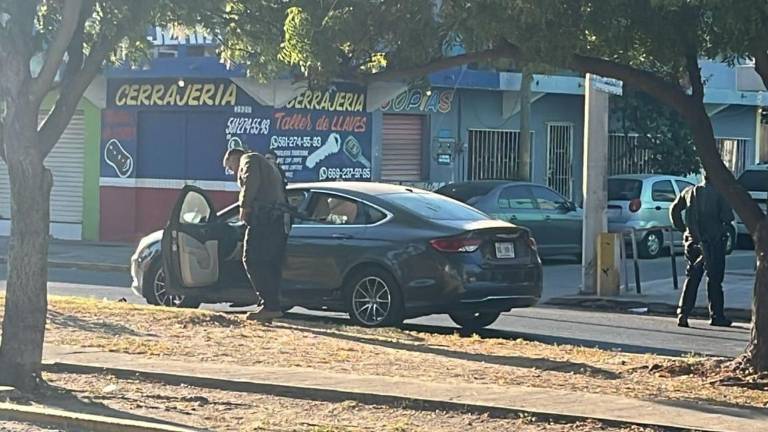 La mujer fue herida en el rostro tras una agresión con arma cuando circulaba por la avenida Insurgentes, en Mazatlán.