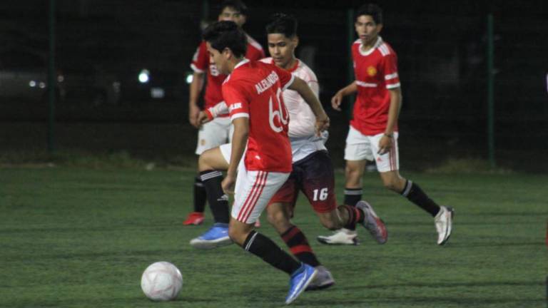 Acción del torneo de la Liga de Futbol Juvenil C Municipal.