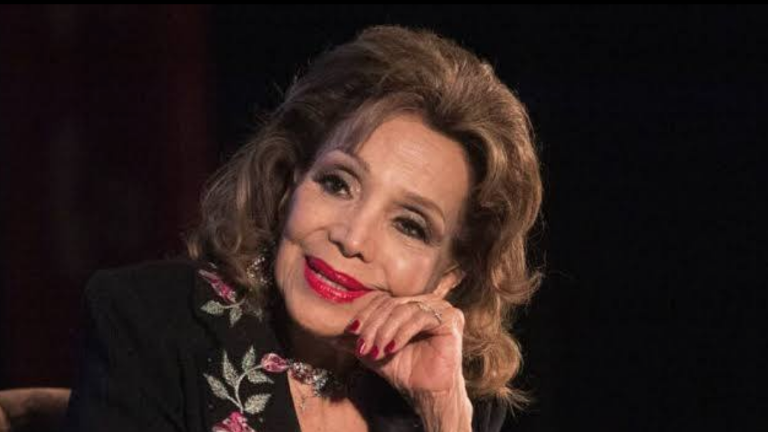 María Victoria celebra sus 103 años con homenaje.