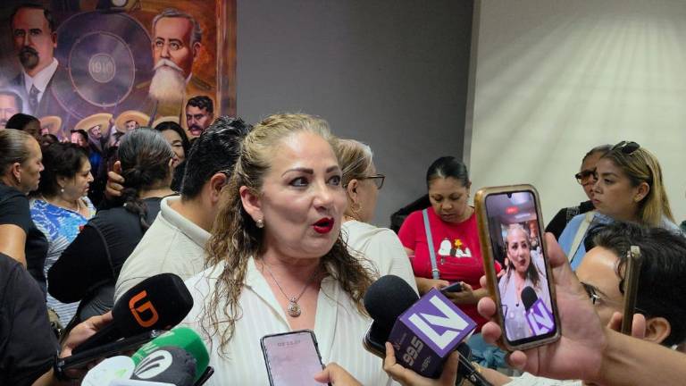 Chollet denunció que a pesar de que el pasado domingo por la noche se amedrentó a los comisarios para que no asistieran a la manifestación de este lunes.