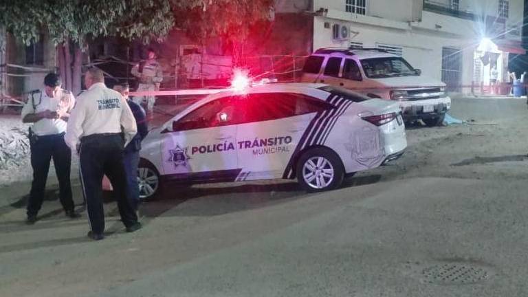La mujer quedó atrapada bajo la camioneta en una pendiente de la colonia Montebello, donde perdió la vida.
