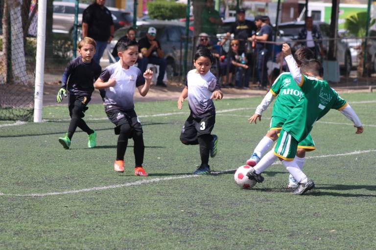 Mazatlán cede el invicto ante Ahome Municipal en cerrado duelo del Estatal Chupones