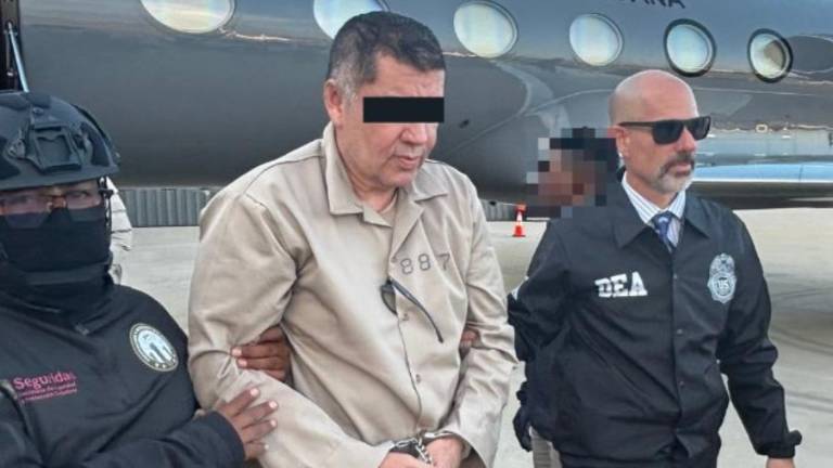 Terry Cole escoltando a uno de los objetivos mexicanos del narcotráfico en su llegada a Estados Unidos.