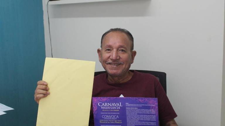Llega el primer poemario participante para el certamen literario a las oficinas de Cultura Mazatlán.