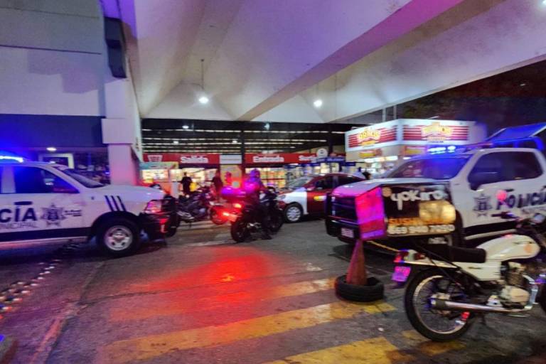 Menor hallada sola en Mazatlán es entregada a su familia tras privación de libertad de dos mujeres