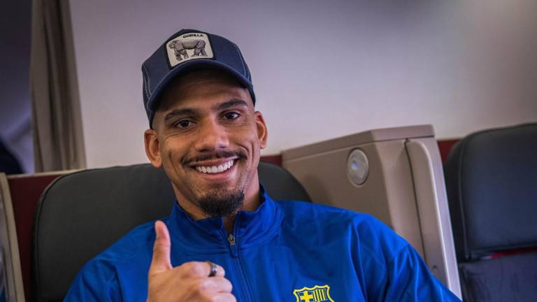 Ronald Araujo está entre los convocados por el Barcelona para disputar la Supercopa de España.