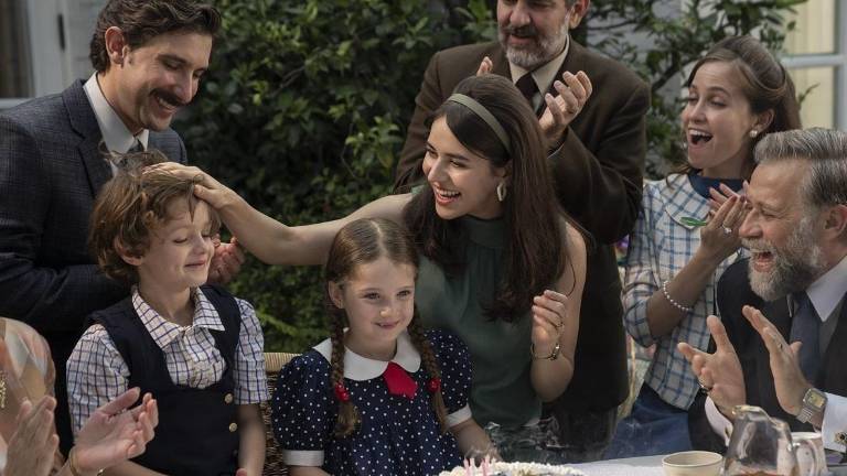 La serie narra la desgarradora lucha de una madre por recuperar a sus hijos.