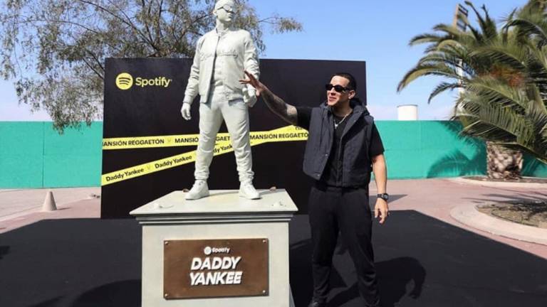 Rinde Spotify homenaje a Daddy Yankee con su propia estatua en Chile