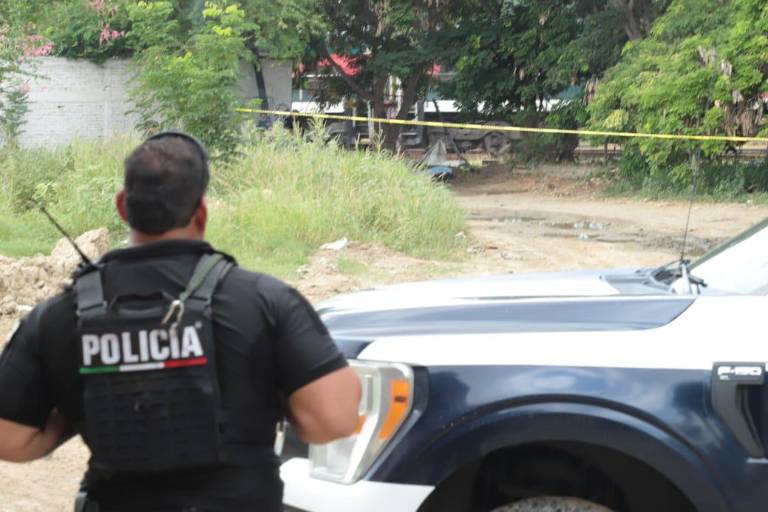 Motociclista muere tras chocar contra estructura metálica en colonia Emiliano Zapata, en Mazatlán