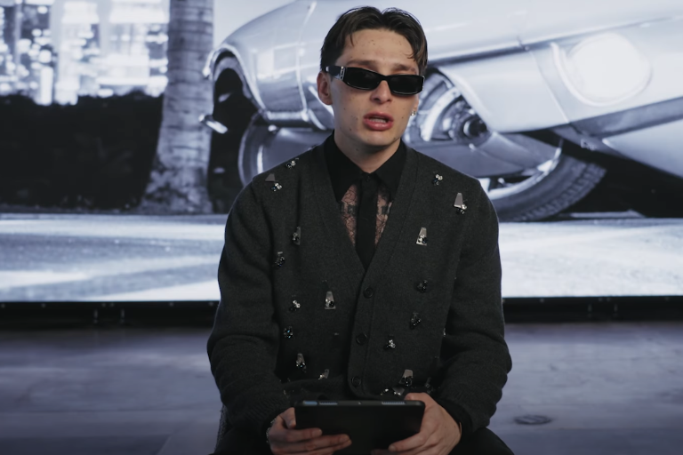 Peso Pluma se corona a sí mismo como el ‘Rey de los corridos’