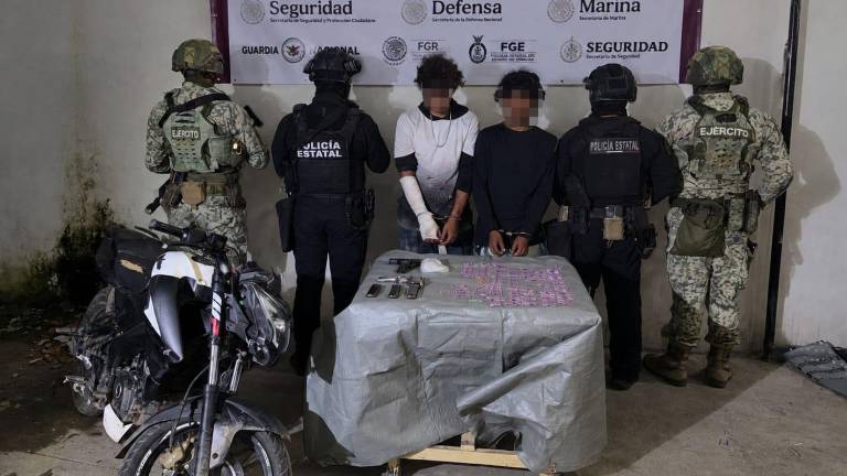 Elementos de la Policía Estatal Preventiva detuvieron a dos jóvenes durante patrullajes en la Colonia Urías.