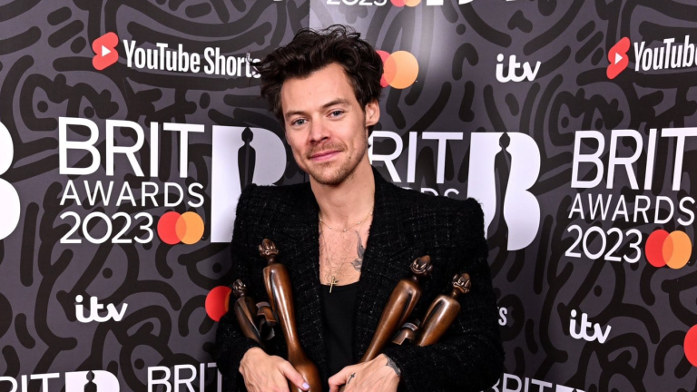 Harry Styles se corona como Artista del Año en los Brit Awards 2023