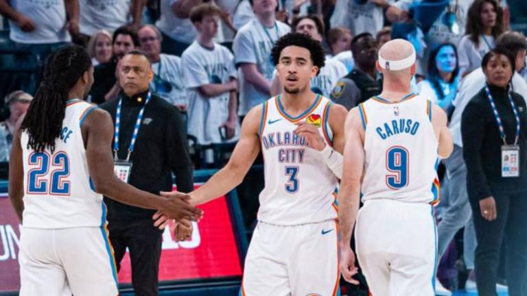 El Thunder se puso a un triunfo de calificar a las Finales de la NBA por segunda temporada al hilo.