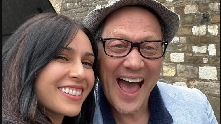 Patricia Azarcoya y Rob Schneider.