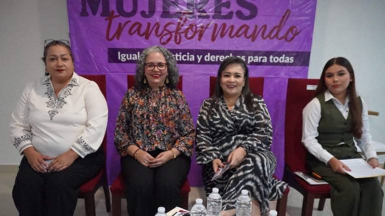 Graciela Domínguez Nava participó como ponente en un conversatorio realizado en Los Mochis, donde llamó a las mujeres a involucrarse en la vida política.