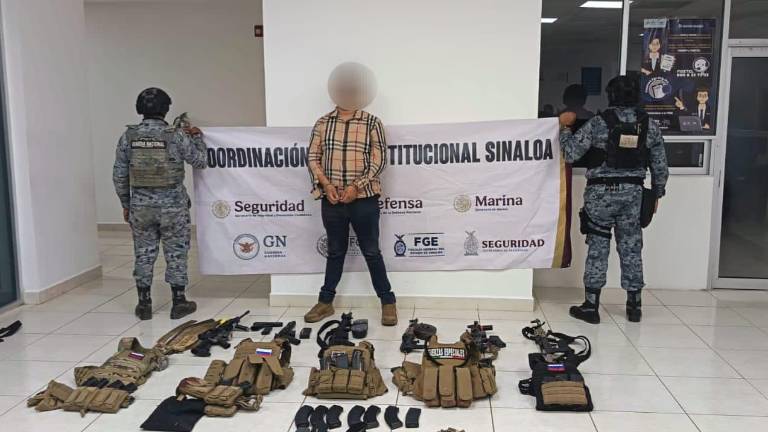 Armamento y vehículos con reporte de robo asegurados en el sector Riberas de Tamazula tras el enfrentamiento.