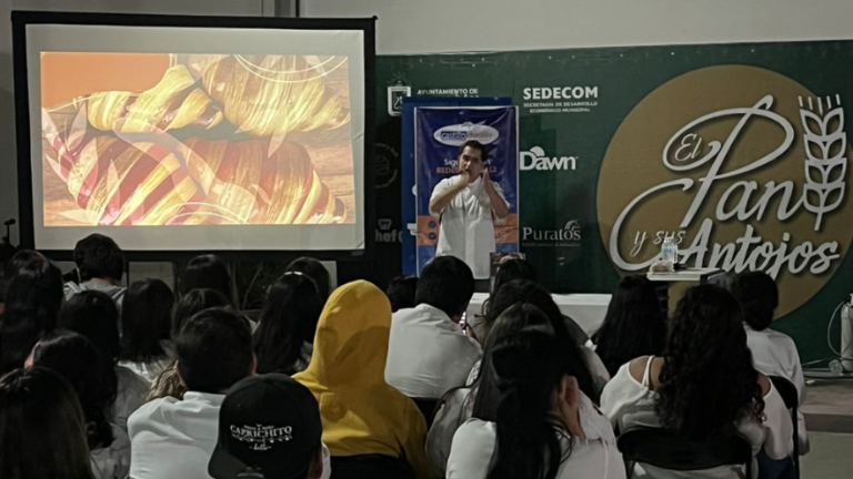 El chef Irving Quiroz señala que a lo largo del mundo existen negocios que exponen el pan mexicano, abonando a su exposición internacional.