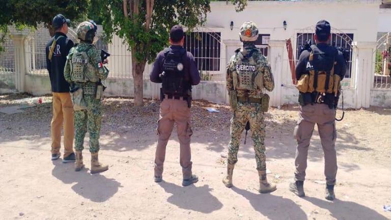 Fuerzas Federales catean un domicilio en Angostura y aseguran drogas, vehículo y municiones.