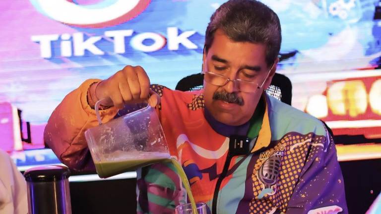Los cargos estarían relacionados con la detención presuntamente ilegal de más de una docena de ciudadanos estadounidenses en prisiones venezolanas.