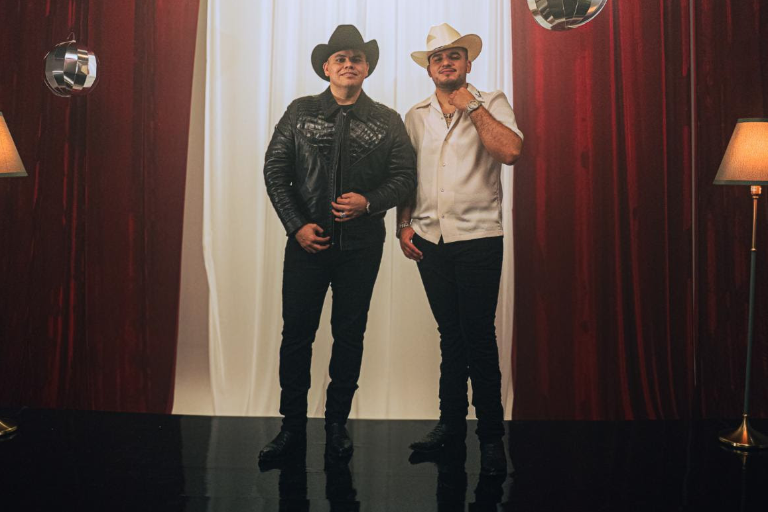 Unen sus voces Edgardo Núñez y Enigma Norteño para grabar ‘Hello Kitty’