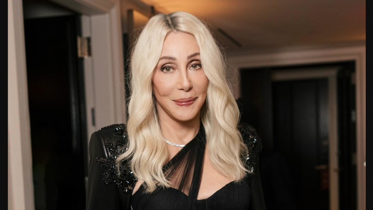 Cher celebra sus 80 años.