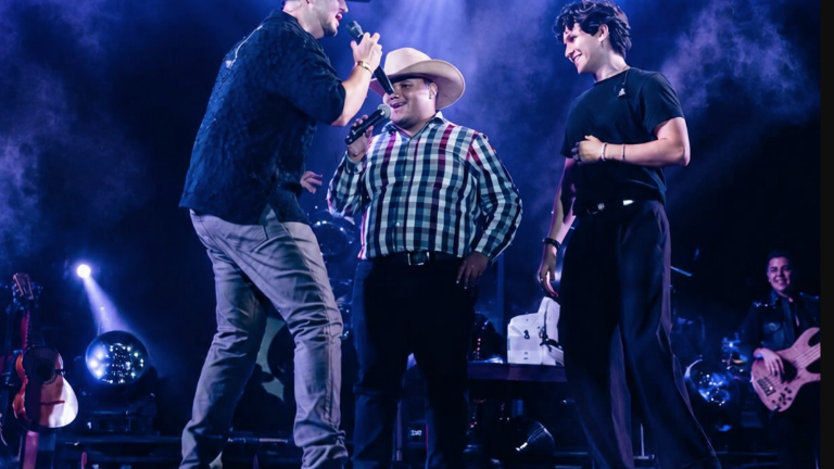 Edén Muñoz y Alexis Omman, junto a José Luis en su primer concierto en Tepic, Nayarit.