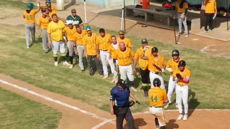 Cañeros de El Roble emparejó la serie por el gallardete ante El Vainillo.