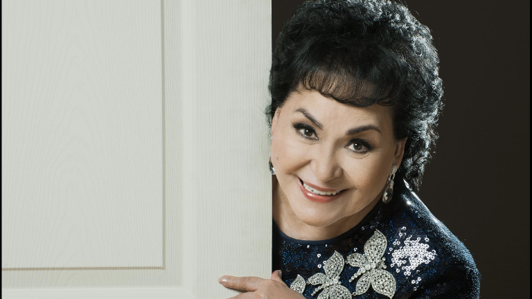 Carmen Salinas.