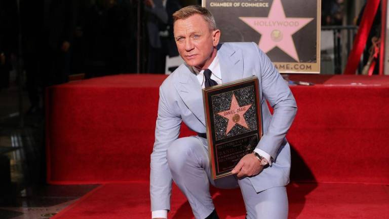 Recibe Daniel Craig su estrella en el Paseo de la Fama, un día previo al estreno de No time to die en Estados Unidos