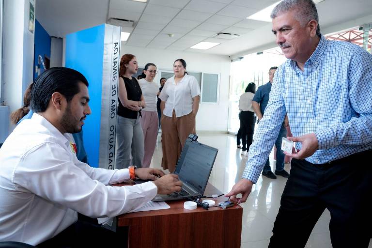 ¡Modernización y cumplimiento! Pone en marcha la UAS el registro de datos biométricos para el control digital de asistencia de sus trabajadores en todo el estado, como señala la Ley Federal del Trabajo