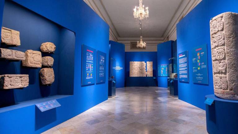 Parte de la exposición La Palabra visible, escritura jeroglífica maya.