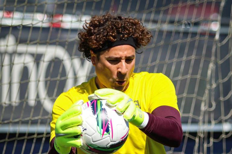 Guillermo Ochoa y AVS: Dura derrota 4-1 y riesgo de descenso