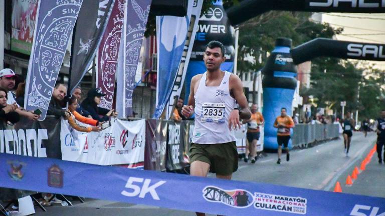 Sinaloa destacó en los 5K del Maratón Internacional de Culiacán con triunfos en ambas ramas.