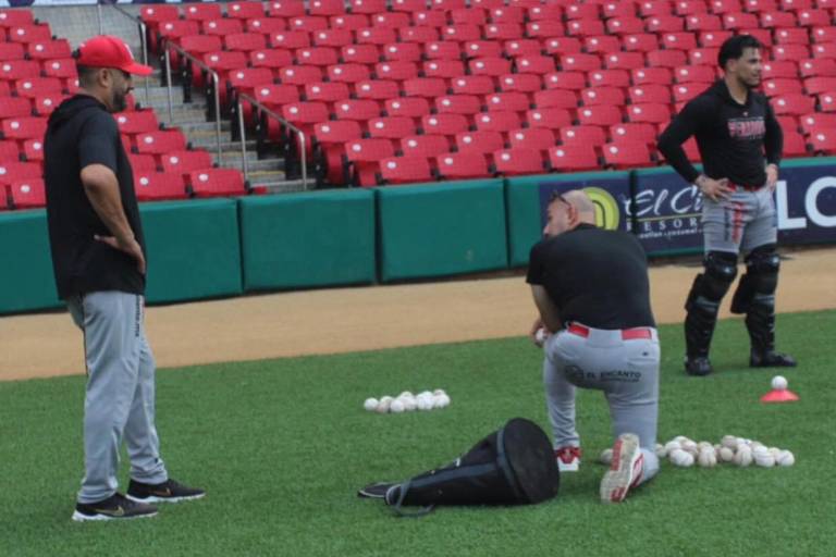 Repiten Muñoz y Vázquez como coaches para Venados en la próxima temporada