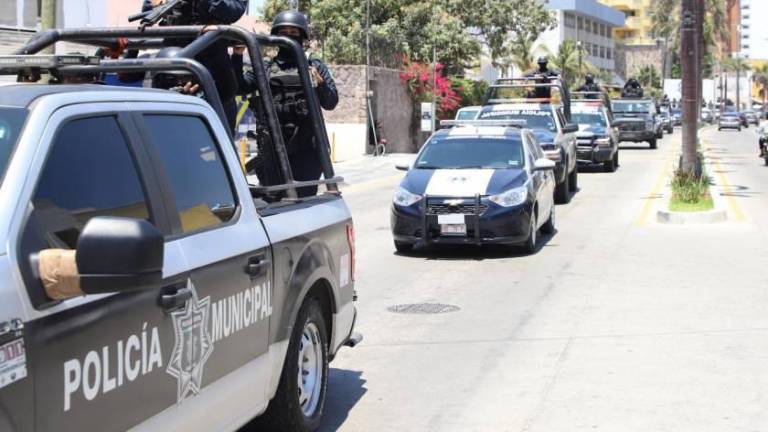 Policías en patrullaje en la Zona Dorada.