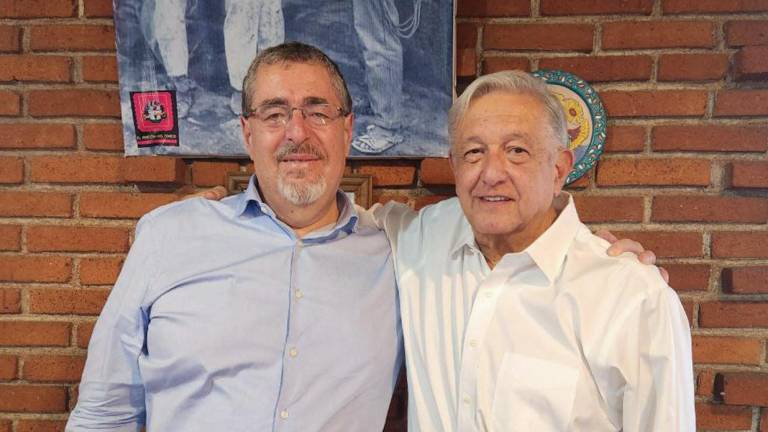 Andrés Manuel López Obrador compartió en redes sociales una imagen en la que ambos presidentes comieron en Texcoco.