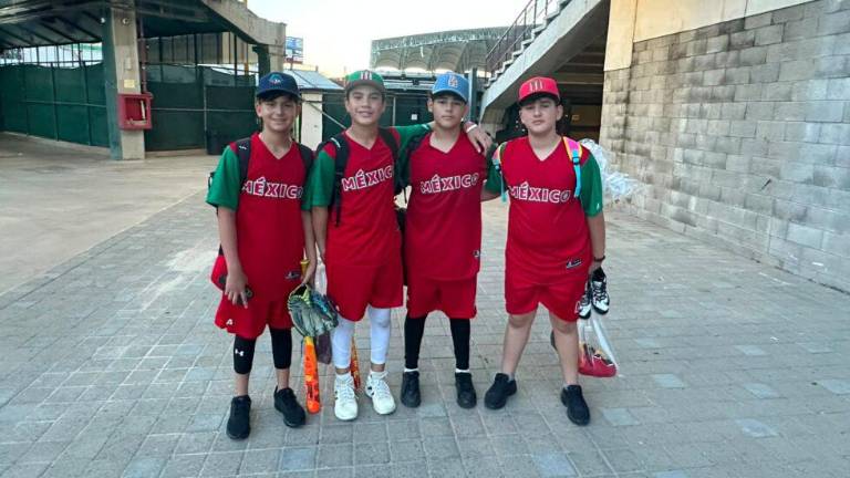 Luis Ríos Zamudio (segundo de izquierda a derecha) representará a México Rojo en la Serie del Caribe Kids 2026.