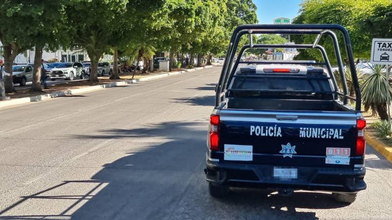 Roban a punta de pistola una camioneta a una mujer en Culiacán
