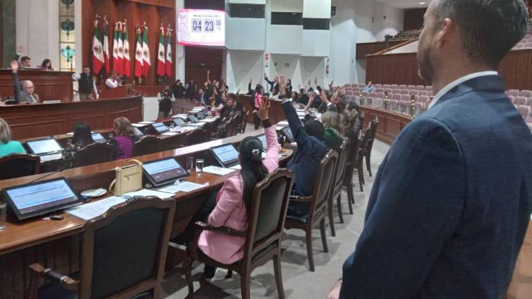 La discusión se entendió por ocho horas.