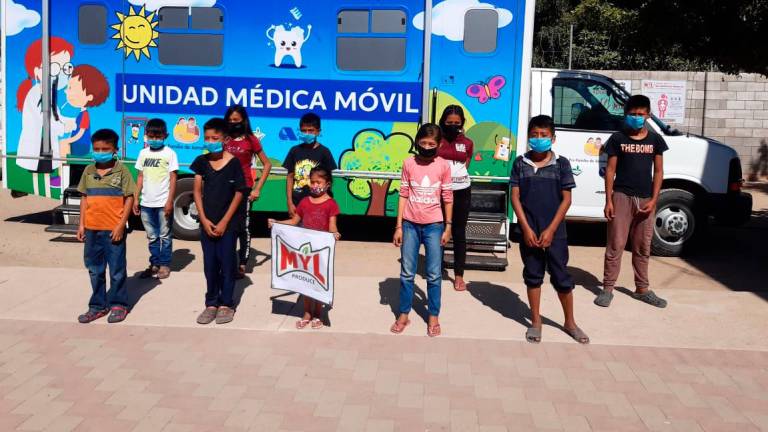 La unidad médica móvil, acerca servicios gratuitos de atención odontológica, a alrededor de 50 campos agrícolas de los valles de Culiacán y Navolato.