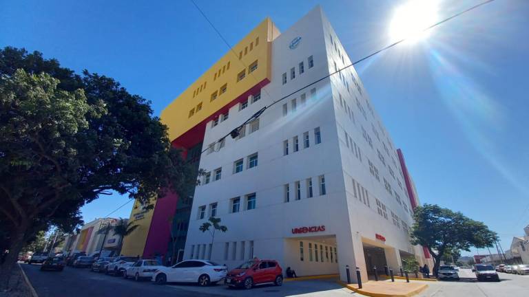 Federación tiene parada operación de nuevos hospitales de Culiacán por falta de equipamiento y deuda en obras