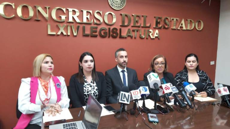 Conferencia de prensa del grupo parlamentario del Partido Sinaloense.