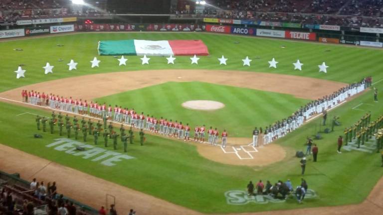 Presente el Ejército Mexicano en el Estadio de Tomateros de Culiacán