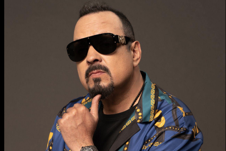 Confirma Pepe Aguilar la idea de escribir la bioserie de su familia